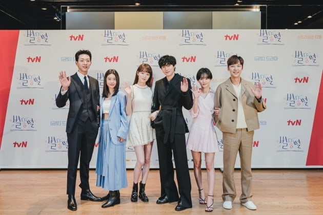 배우 이정신(왼쪽부터), 박소진, 이성경, 김영대, 김윤혜, 윤종훈./사진제공=tvN