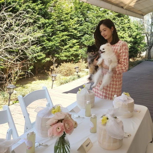 '골퍼♥' 성유리, 쌍둥이 딸 '모던+러블리' 백일잔치상…금반지도 2개 [TEN★]