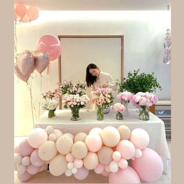 '골퍼♥' 성유리, 쌍둥이 딸 '모던+러블리' 백일잔치상…금반지도 2개 [TEN★]