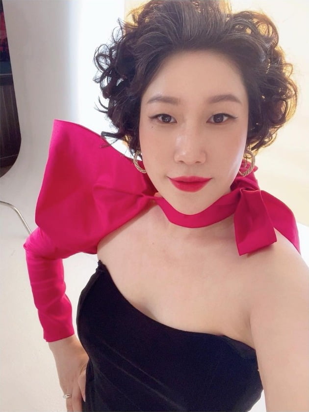 '10살 연하♥' 김영희, 임신 중 과감한 어깨 노출 "일 벌이는 중, 출산 전후 계획 있어" [TEN★]