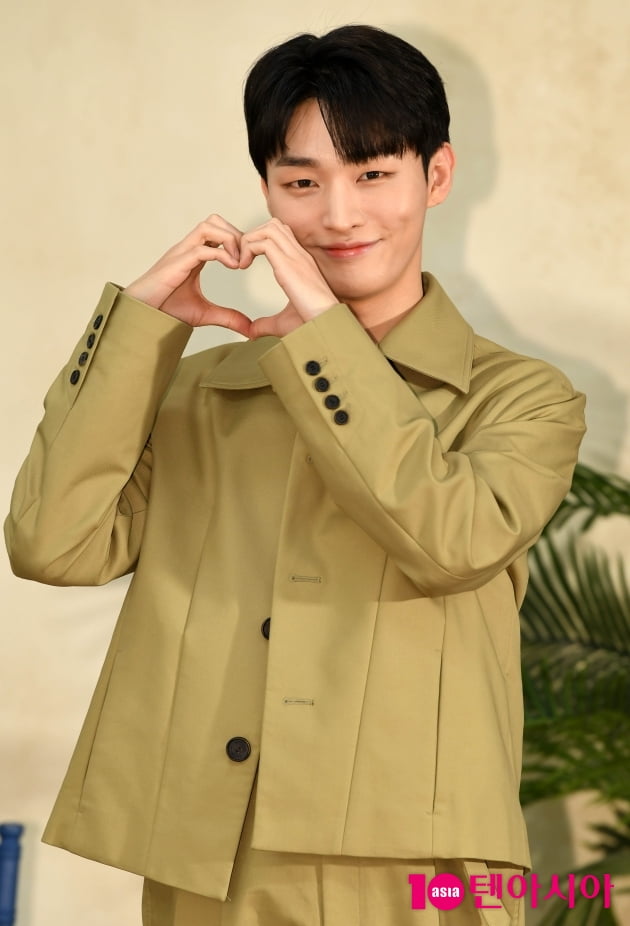 [TEN 포토] 윤지성 '매력적인 미소'