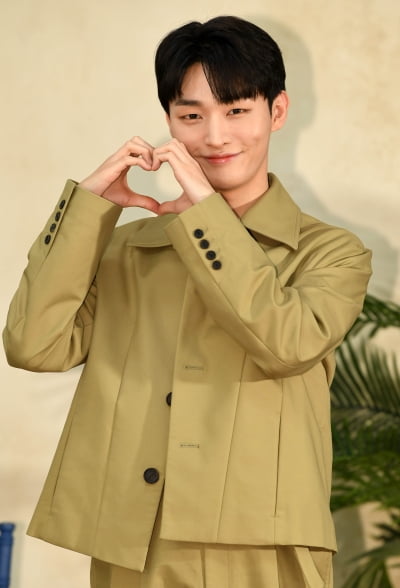 [TEN 포토] 윤지성 '매력적인 미소'