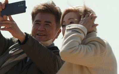 '2번 이혼' 나한일X유혜영, 진한 포옹…"감옥살이 시절, 매일 면회와" ('우이혼2')