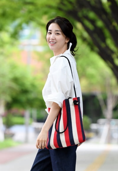 [TEN 포토] 박하선 '수수한 화장에도 빛나는 미모'