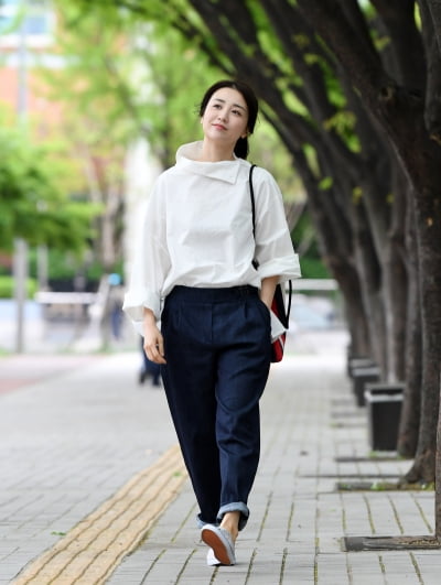 [TEN 포토] 박하선 '봄바람 맞으며'