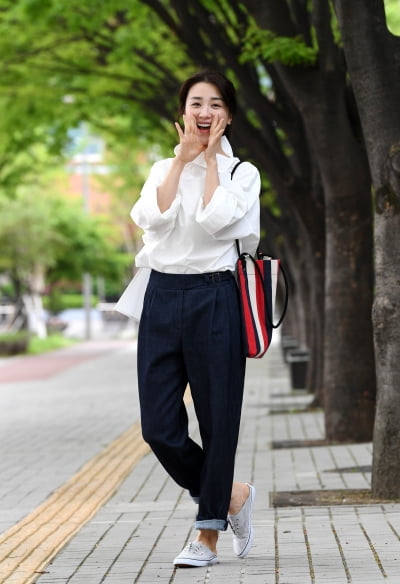 [TEN 포토] 박하선 '라디오에서 만나요~'