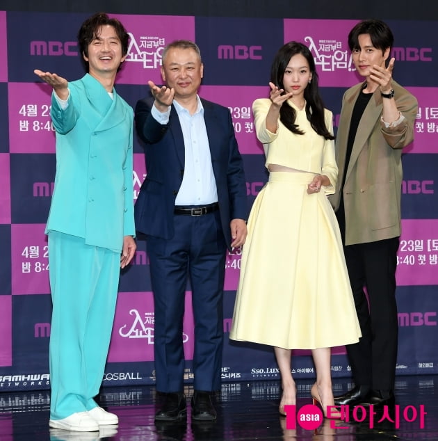 [TEN 포토] 정준호-이형민 감독-진기주-박해진 '지금부터, 쇼타임!을 시작합니다'