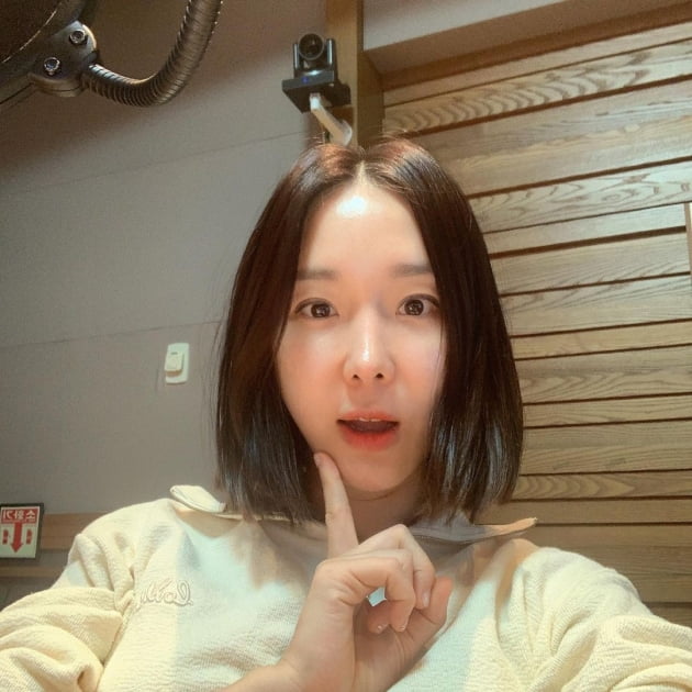 '세무사♥' 이지혜, 머리카락과 같이 나이도 떨어져나갔나…훨씬 어려진 비주얼 '러블리' [TEN★]