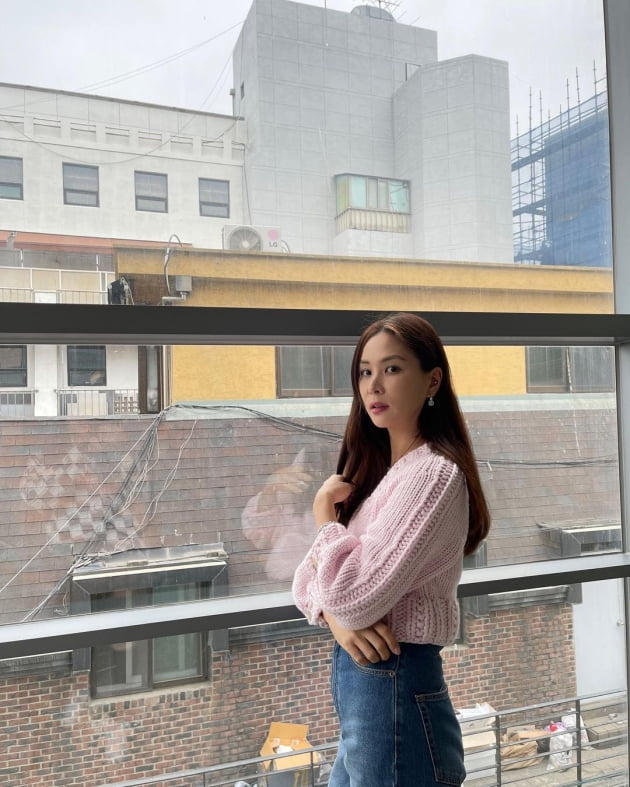 '장동건♥' 고소영, 51세에 10대 소녀 못지않은 깜찍 표정…작정 안해도 '러블리' [TEN★]