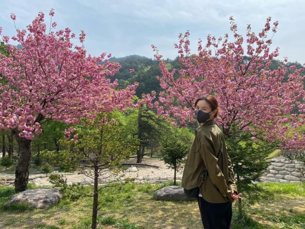 '진태현♥' 박시은, 태교 여행 중 '깨발랄'…뒷짐지는 게 편해진 임산부 TEN★]