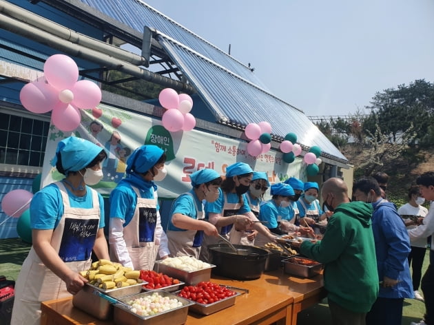 임영웅 팬덤 영웅시대 봉사 나눔방 라온, 10번째 봉사활동…선한 영향력