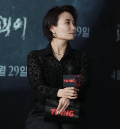 박경림, 의상 선택도 과감해졌네…시스루에 드러난 '여리여리' 몸매 [TEN★]