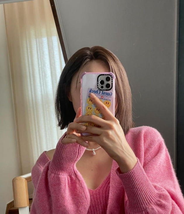 '박성광♥' 이솔이, 주말엔 이불 빨래하는 주부…미모 다 가린 거울 셀카 [TEN★]