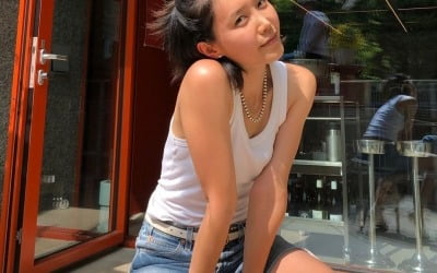 채정안, 이렇게 입으니 "생각보다 뜨겁네"…봄볕에 태닝 되겠네 [TEN★]