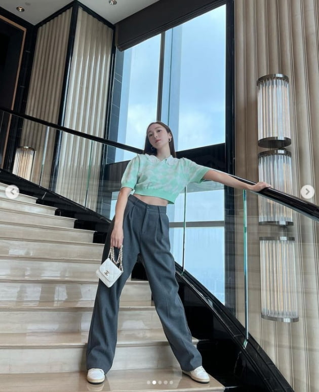 '타일러 권♥' 제시카, 살짝 드러낸 완벽복근...바지마저 헐렁[TEN★]