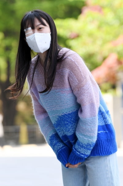 [TEN 포토] 천우희 '예의바른 폴더인사'