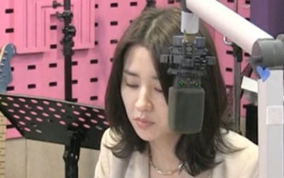 [종합] 박하선, 학폭 피해 고백 "교과서 버리고 분필로 괴롭혔다…기억 오래가" ('씨네타운')