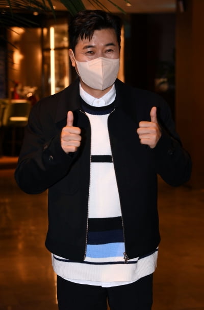 [TEN 포토] 김종민 '박군과 현영 결혼 축하해요'