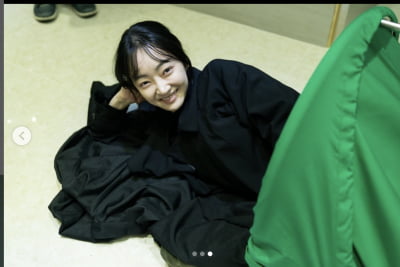 '김수미 며느리' 서효림, 촬영장에서 '벌러덩'…15년차 여배우의 '여유' [TEN★]