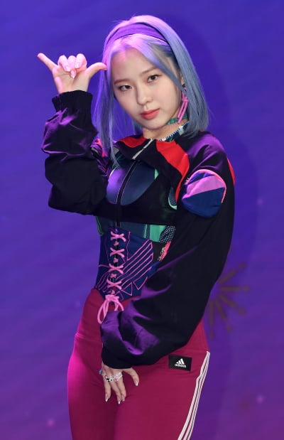 [TEN 포토] 아이칠린 채린 '시크한 메인보컬'