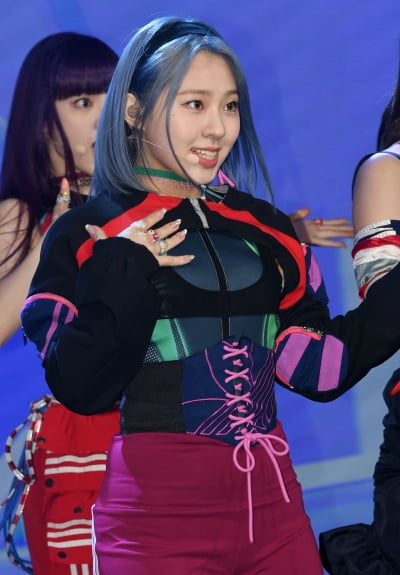 [TEN 포토] 아이칠린 채린 '멋진 컴백 무대'