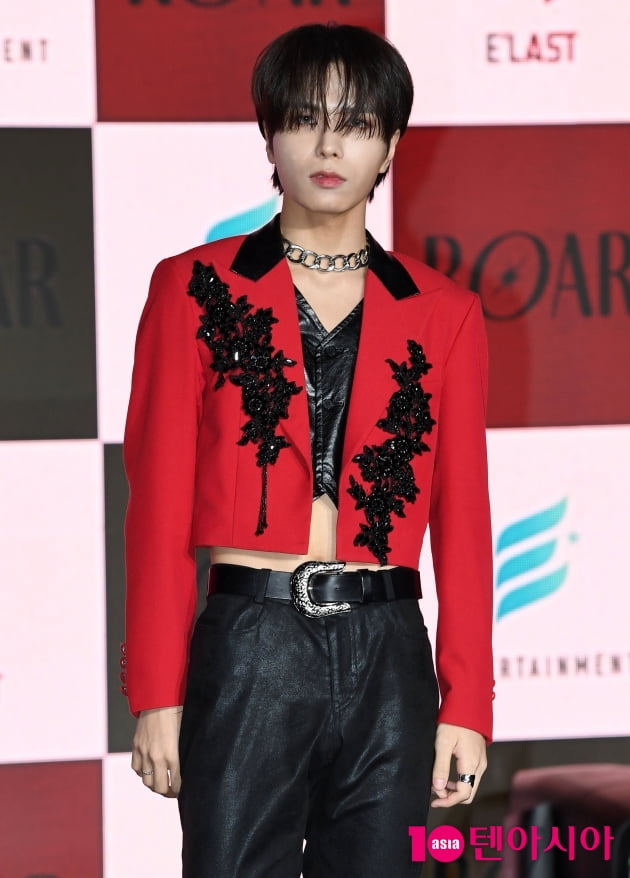 [TEN 포토] 엘라스트 예준 '몽환적인 분위기'