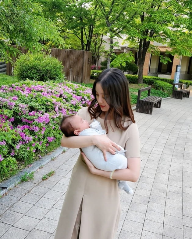 '출산 63일째' 우혜림, 누드톤 원피스도 거뜬히 소화…배가 쏙 들어갔네 [TEN★]