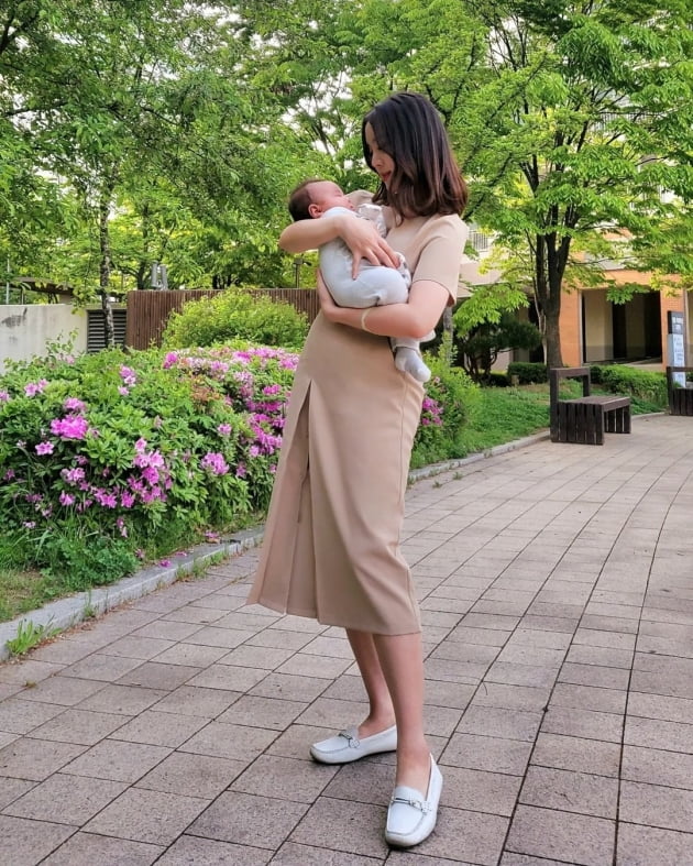 '출산 63일째' 우혜림, 누드톤 원피스도 거뜬히 소화…배가 쏙 들어갔네 [TEN★]
