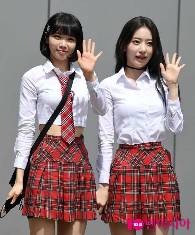 [TEN 포토] 김채원-미야와키 사쿠라 '점점 더 이뻐지네'