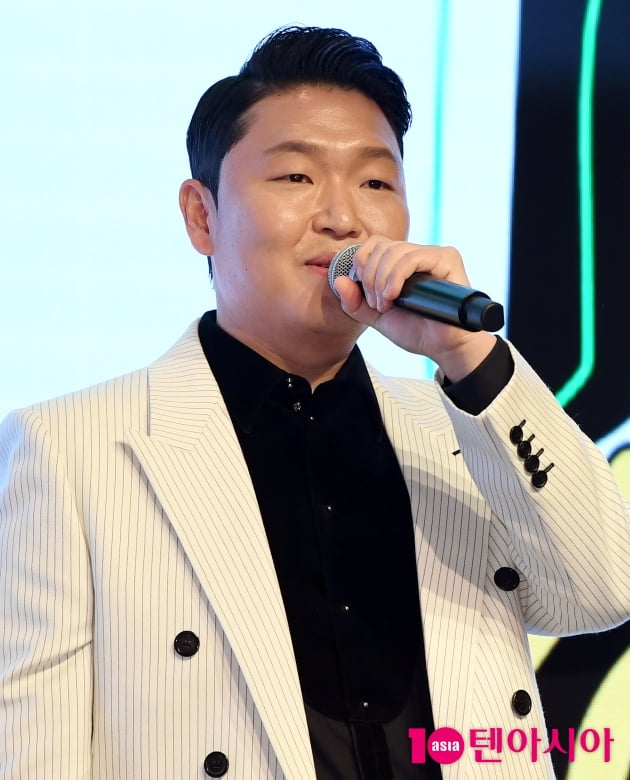 [TEN 포토] 싸이 "지코 오늘 소집해제 축하해"