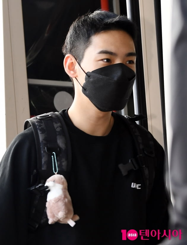 [TEN 포토] 온앤오프 효진 '일병의 짧은머리'