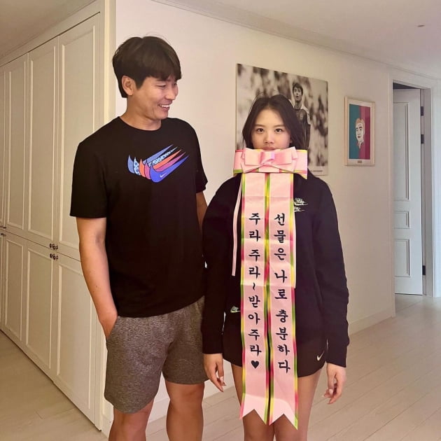 "거리 둬서 속상했는데"…이동국, 오둥이 낳길 잘했네 '소주 케이크+손편지' [TEN★]