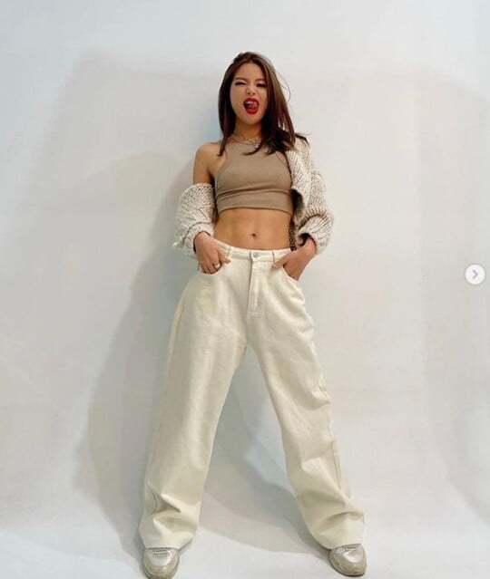 (사진=솔라 SNS)