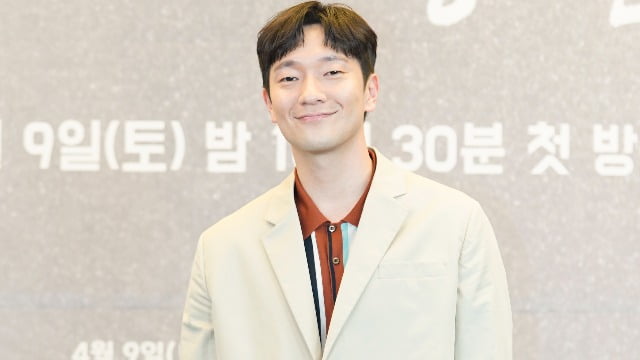 '호빠 마담 출신' 손석구에게 남겨진 숙제…'해방일지' 힐링물로 남길 수 있을까[TEN스타필드]