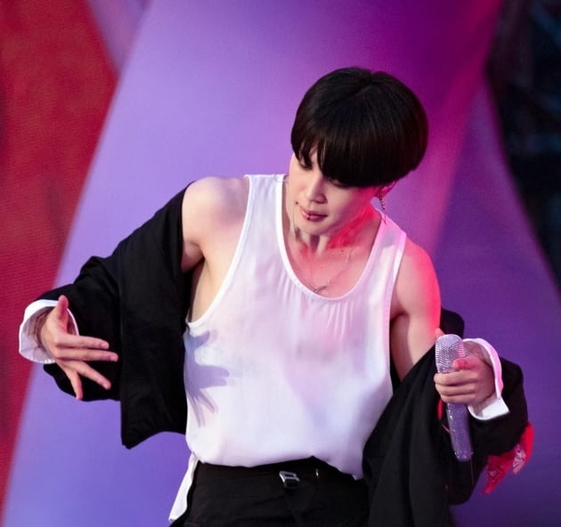 방탄소년단 지민 'With you', 美 빌보드 핫 트렌딩송 차트 6일 연속 1위…'버터' 제쳤다