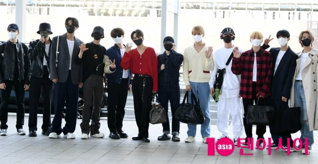 [종합] 세븐틴, 2년 반 만에 일본 출국…'팬미팅' 가는 日 캐럿은 좋겠네