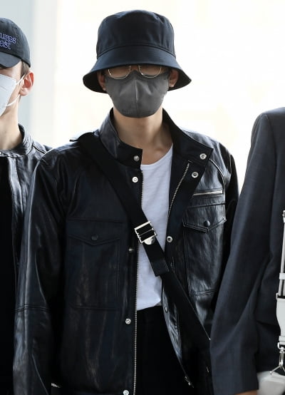 [TEN 포토] 세븐틴 원우 '가려도 잘생김'