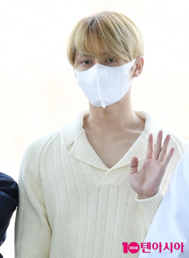[TEN 포토] 세븐틴 준 '빠져드는 눈빛'