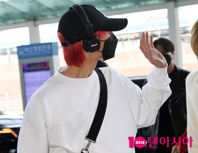 [TEN 포토] 세븐틴 디에잇 '팬들에게 상냥하게 인사'