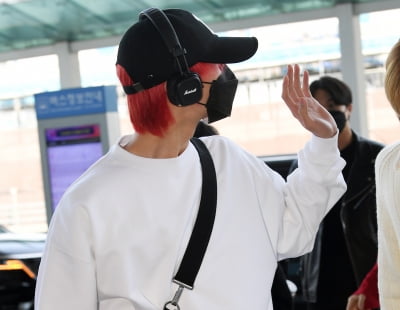 [TEN 포토] 세븐틴 디에잇 '팬들에게 상냥하게 인사'