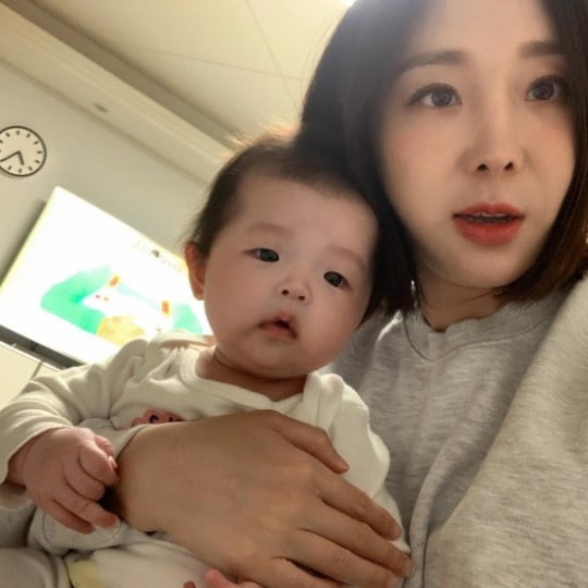 '문재완♥' 이지혜, 워킹맘은 죽을 맛?... "새벽 수유 후 일하러"[TEN★]