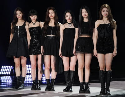 [TEN 포토] 르세라핌 '하이브 최초 걸그룹 베일을 벗다'