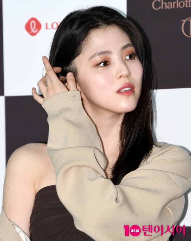 [TEN 포토] 한소희 '청초함 가득한 핑크빛 매력'