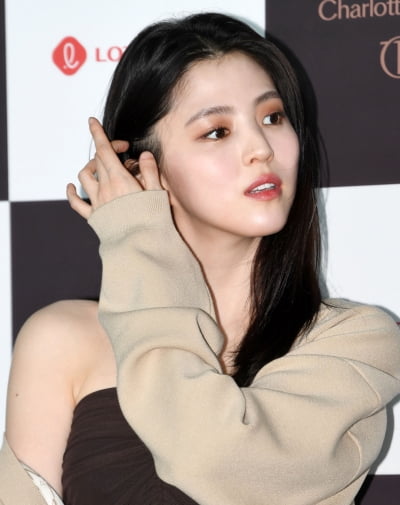 [TEN 포토] 한소희 '청초함 가득한 핑크빛 매력'