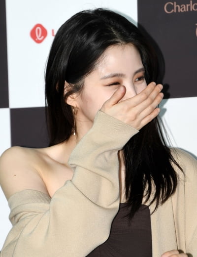 [TEN 포토] 한소희 '빵 터져도 이쁨 한가득'
