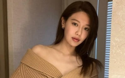 '정경호♥' 최수영, 섹시한 쇄골라인에 윤아도 '감탄'[TEN★]