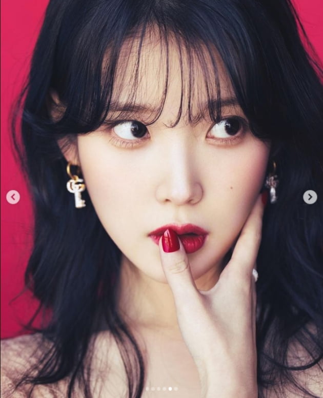 아이유, 당기고 당겨도 무결점 미모...청순 러블리[TEN★]