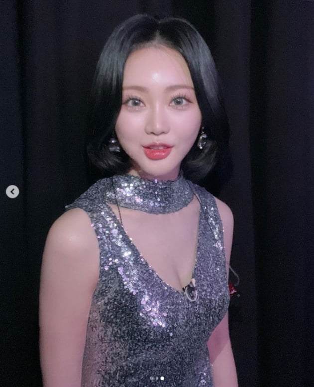 홍지윤, 짧은 똑 단발로 변신...점점 어려지네[TEN★]