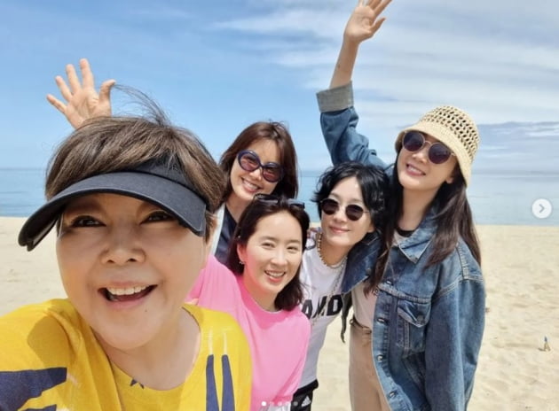 신애라, 여행간 오연수, 윤유선, 최지우, 이경민과 추억 만들기...소중한 친구들[TEN★]