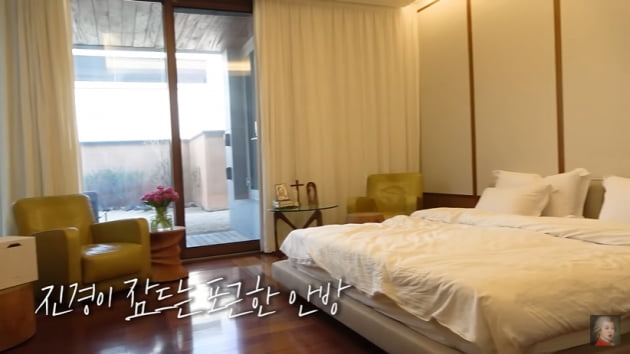[종합] 홍진경, 평창동 대자택 안방 최초 공개…프라이빗 정원+기도 공간('공부왕찐천재')